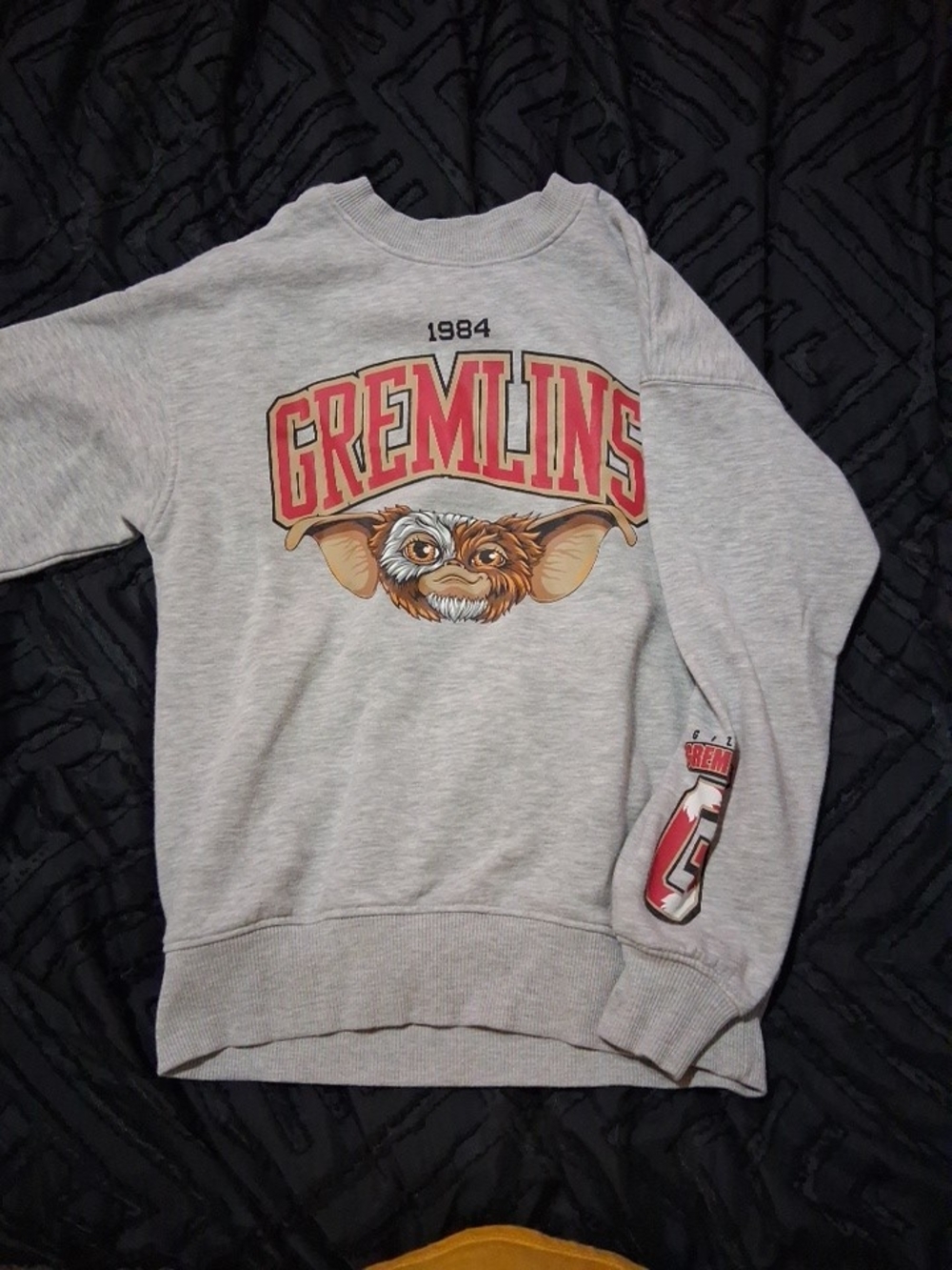 H&M Gremlins 1984 Graphic Crewneck Sweatshirt - Light Gray with Red Print